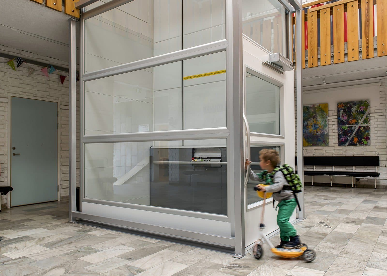 Lastenlift In Schule