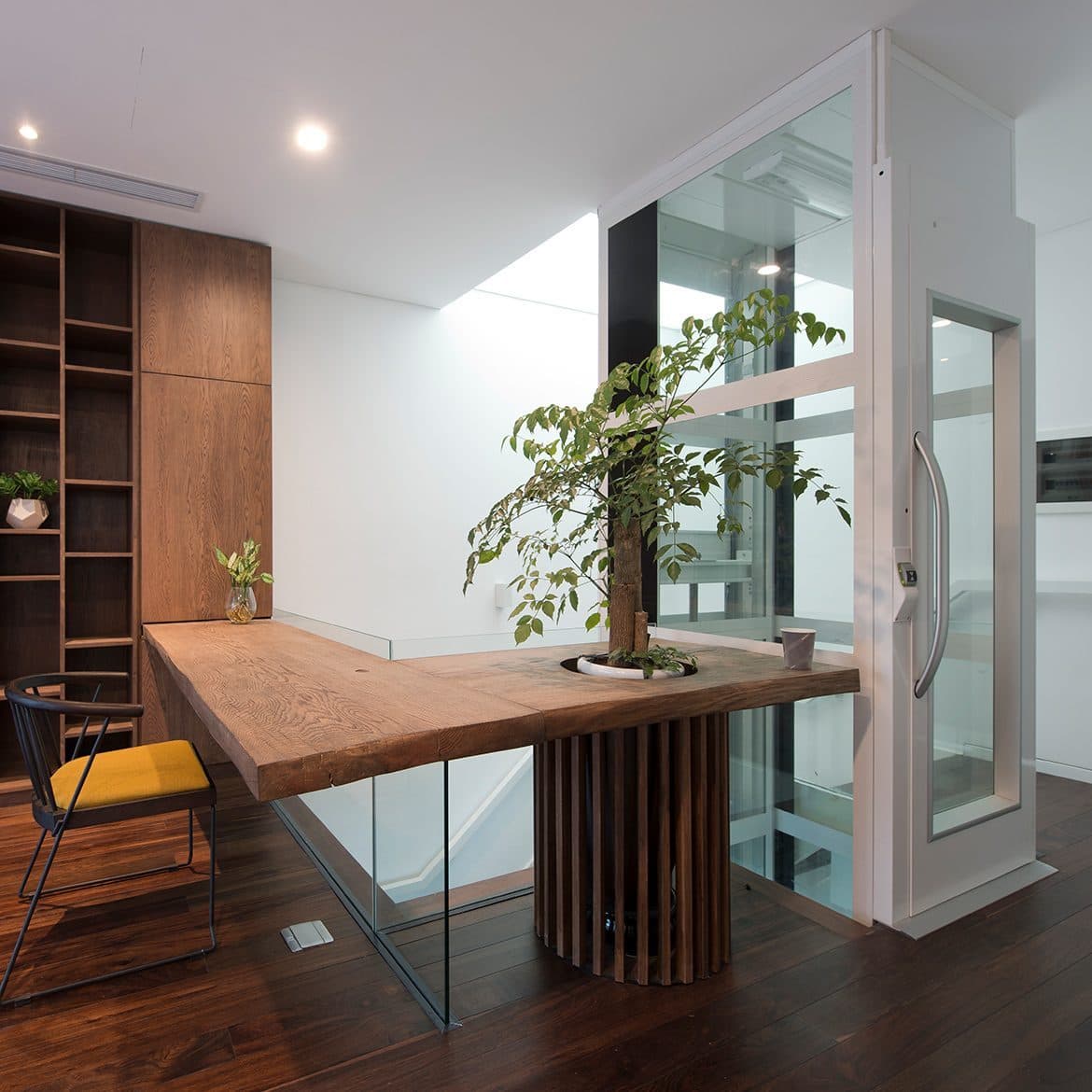 Lifts for narrow spaces