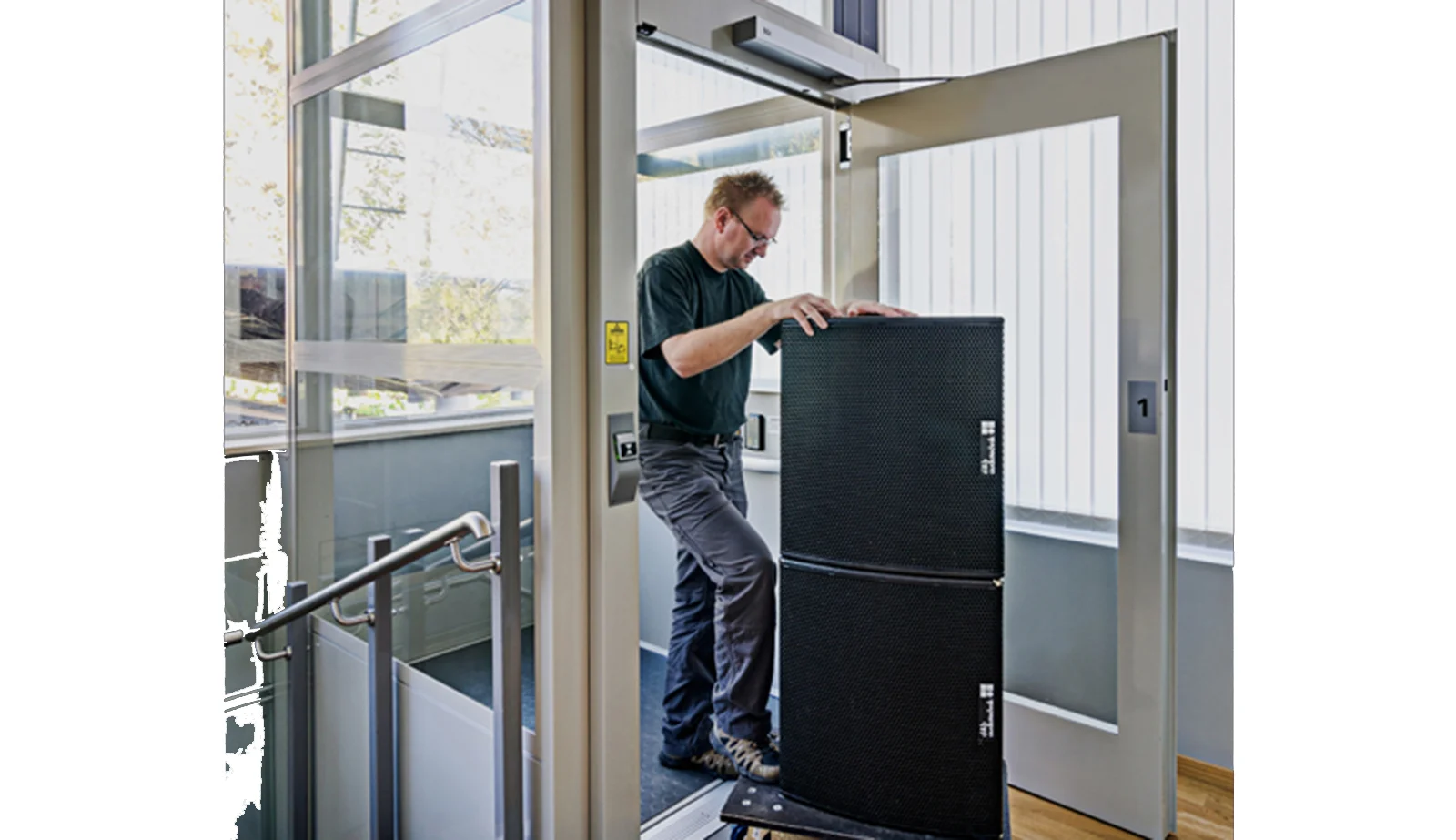 concert hall lift transporting goods