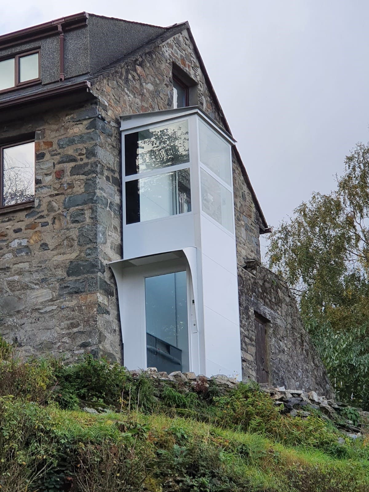 Glan Y Gors outdoor Home Lift