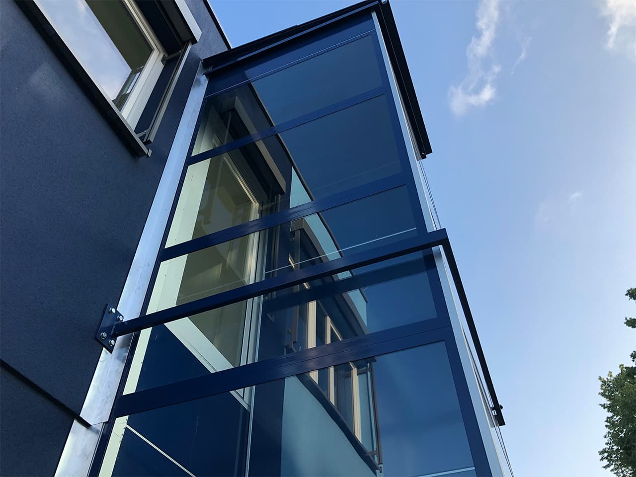 Hoeme lift installation U bracket